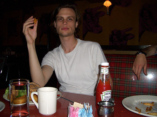 matthew-gray-gubler-matthew-gray-gubler-6632369-500-375
